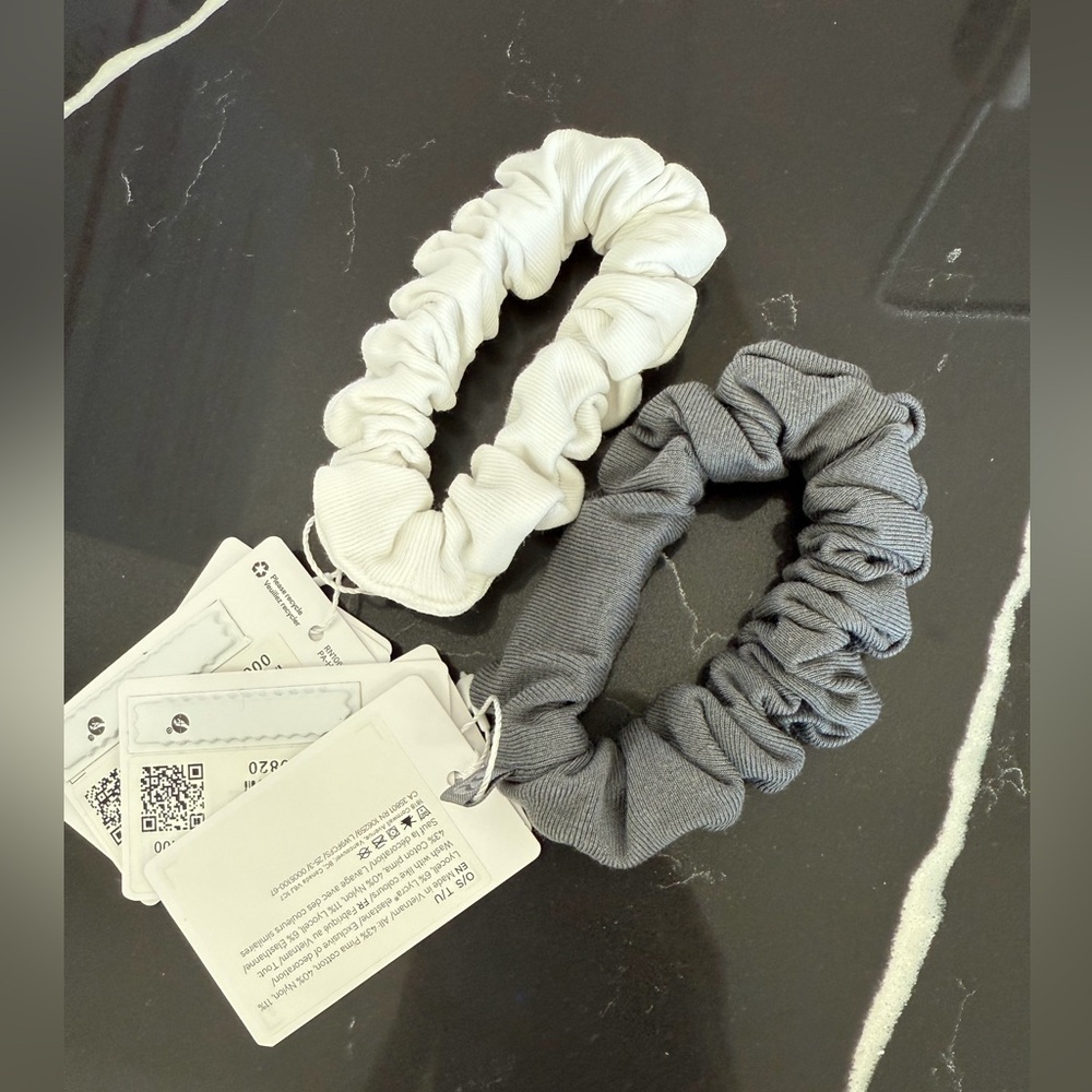 Lululemon White and Gray Scrunchie Set